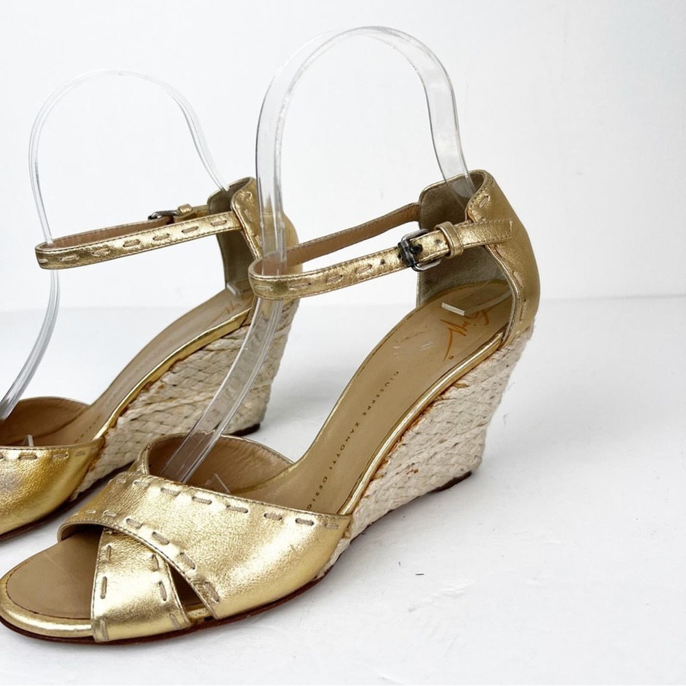 SZ 38 Giuseppe Zanotti Gold Sandal Wedges - Picture 5 of 7